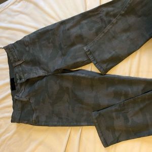 WOMENS CAMO SKINNY PANTS SZ 30